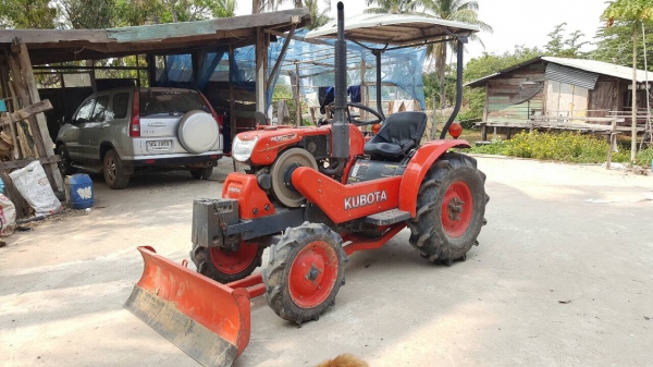 ขาย รถไถ KUBOTA KRT 140 เอกสารเล่มทะเบียนครบ อุปกรณ์มีผานดันหน้า และผาน 3