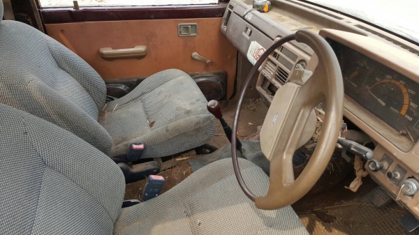 ขายตามสภาพ รถกระบะ FORD เครื่อง ISUZU 90 HP คัสซีมีปะดาม เล่มทะเบียนครบ ขายตามสภาพ รถกระบะ FORD เครื่อง ISUZU 90 HP คัสซีมีปะดาม เล่มทะเบียนครบ