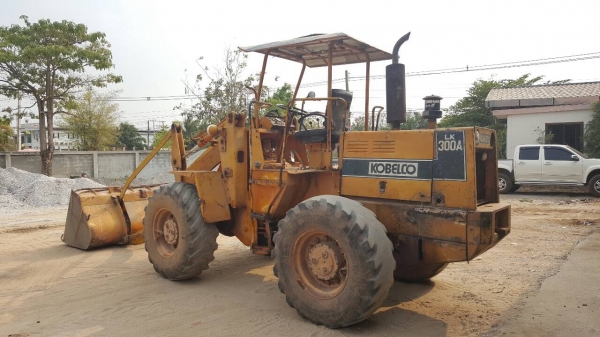ขาย รถตัก KOBELCO LK300-A เอวอ่อน สภาพพร้อมใช้งาน ต่อแขนเรียบร้อย ราคาคุยกันได้ครับ