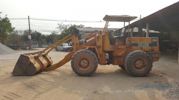 ขาย รถตัก KOBELCO LK300-A เอวอ่อน สภาพพร้อมใช้งาน ต่อแขนเรียบร้อย ราคาคุยกันได้ครับ