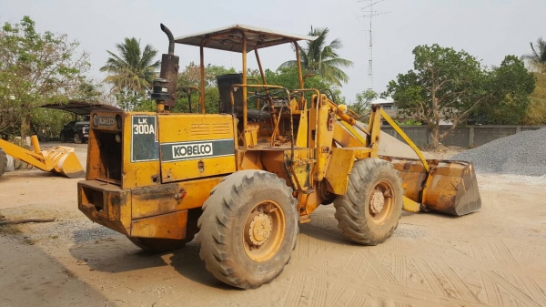 ขาย รถตัก KOBELCO LK300-A เอวอ่อน สภาพพร้อมใช้งาน ต่อแขนเรียบร้อย ราคาคุยกันได้ครับ