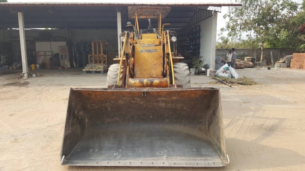 ขาย รถตัก KOBELCO LK300-A เอวอ่อน สภาพพร้อมใช้งาน ต่อแขนเรียบร้อย ราคาคุยกันได้ครับ