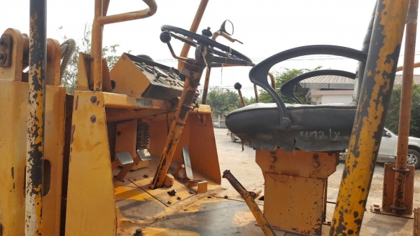 ขาย รถตัก KOBELCO LK300-A เอวอ่อน สภาพพร้อมใช้งาน ต่อแขนเรียบร้อย ราคาคุยกันได้ครับ