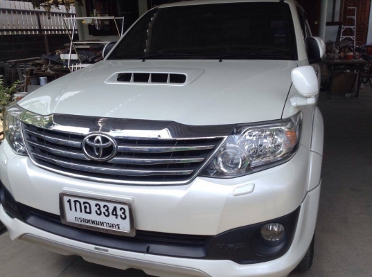 รถบ้าน Fortuner 2012 TRD Top 4 WD มือเดียวออกศูนย์ ใช้น้อย 39,XXX km เดมๆ ไม่มีชน สวยๆ