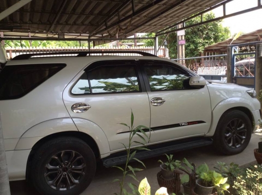 รถบ้าน Fortuner 2012 TRD Top 4 WD มือเดียวออกศูนย์ ใช้น้อย 39,XXX km เดมๆ ไม่มีชน สวยๆ