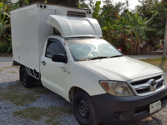 รถมือเดียว ตู้เย็นติดลบ เครื่องแน่น สีไม่ค่อยสวยแต่มีประกันชั้น1เคลมได้ทั้งคัน