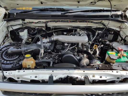 รถมือเดียว ตู้เย็นติดลบ เครื่องแน่น สีไม่ค่อยสวยแต่มีประกันชั้น1เคลมได้ทั้งคัน