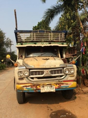 สิบล้อ เพลาเดียว   175 แรง เกียร์สโล  ท้ายฟูโช่  รถสวยๆ  ราคา  330,000  บาท