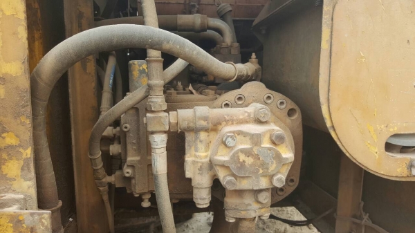 ขาย แบคโฮ KOMATSU PC200-5 คอนโทรลสั้น เอกสารใบอินวอยซ์ เครื่องดี ช่วงล่างเต็ม