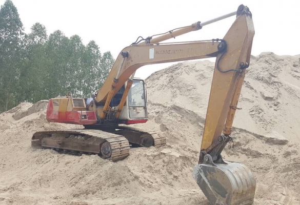 ขาย แบคโฮ KOMATSU PC200-5 คอนโทรลสั้น เอกสารใบอินวอยซ์ เครื่องดี ช่วงล่างเต็ม