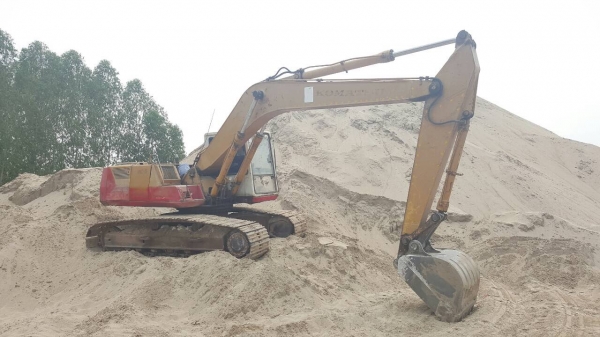 ขาย แบคโฮ KOMATSU PC200-5 คอนโทรลสั้น เอกสารใบอินวอยซ์ เครื่องดี ช่วงล่างเต็ม