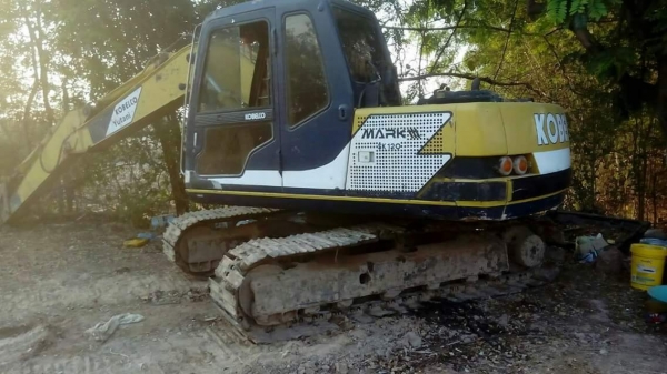 ขายรถแบคโคSK120-3 ไฟฟ้าตัด เครื่องดี เอวแน่น ทำงานเร็ว เอกสารใบอินวอร์ย สนใจโทร 090-8588220คุณนะ 093-3258446คุณบิว หรือเข้าดูสินค้าอื่นๆได้ที่ www.truck.in.th/498 หรือเพจFacebook ณรงค์ ซื้อขายรถมือสอง (เว็บไซต์ส่วนตัว) หรือFacebook คุณนะ รถบรรทุก