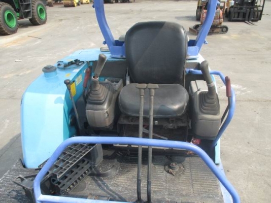 ขายรถขุด Hitachi ex30-2พร้อมบุ้งกี๋และหัวกระแทก ราคา450,000-