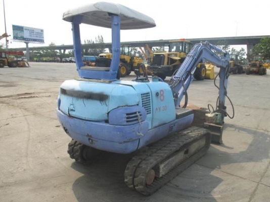 ขายรถขุด Hitachi ex30-2พร้อมบุ้งกี๋และหัวกระแทก ราคา450,000-