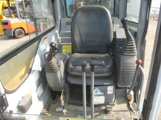 ขายรถขุด KOMATSU PC30MR-1 มีหัวเก๋งและหัวคีบ เก่านอกมีเอกสารราคา 450,000 บาท