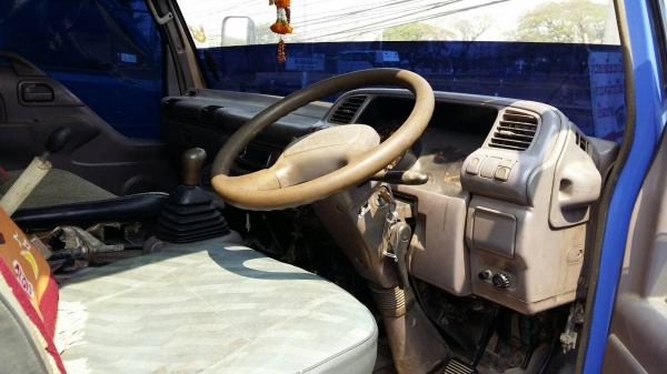 ขายแล้วครับ หกล้อ อีซูซุ NPR150ปี48ดั้มสามมิต5คิว สภาพดีสวยพร้อมใช้ เอกสารใบอินวอย สำเนาขอจดทะเบียนมีครบ รถนำเข้าจดทะเบียนไม่ทัน ราคาเบาๆ 350,000บ ราคานี้ขับส่งถึงบ้าน ครับ