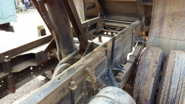 ขายแล้วครับ หกล้อ อีซูซุ NPR150ปี48ดั้มสามมิต5คิว สภาพดีสวยพร้อมใช้ เอกสารใบอินวอย สำเนาขอจดทะเบียนมีครบ รถนำเข้าจดทะเบียนไม่ทัน ราคาเบาๆ 350,000บ ราคานี้ขับส่งถึงบ้าน ครับ