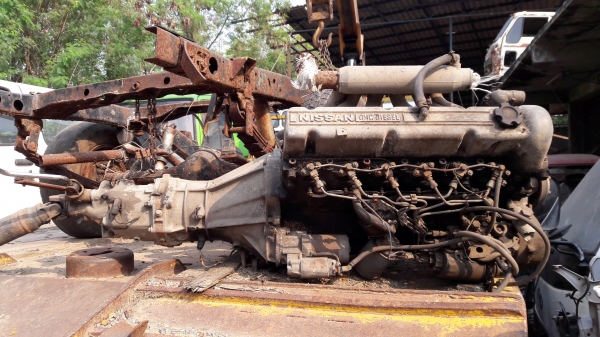 เครื่อง NISSAN LD28 พร้อมเกียร์ สวยๆเดิมๆ