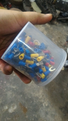 กระปุกพลาสติกใส่เหนียวมีฝา ขนาดโต 7 ซม. สูง 8 ซม.ใว้ใส่เก็บสิ่งของต่างๆเพื่อความเป็นระเบียน เช่น น๊อต, อะไหล่ต่างๆ, แหวน, ตามภาพ