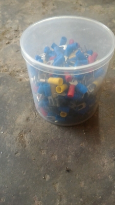 กระปุกพลาสติกใส่เหนียวมีฝา ขนาดโต 7 ซม. สูง 8 ซม.ใว้ใส่เก็บสิ่งของต่างๆเพื่อความเป็นระเบียน เช่น น๊อต, อะไหล่ต่างๆ, แหวน, ตามภาพ