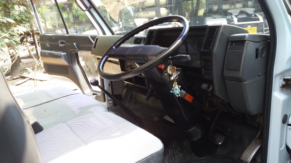 6ล้อเครื่อง110แรง ยาว3.20 6ล้อเครื่อง110แรง ยาว3.20