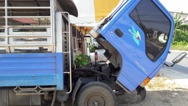 ขายสี่ล้อห้าง ISUZU NKRหัวการ์ตูน เดิมดีเซล100แรง กะบะสแตนเลส รถสวยมือเดียว