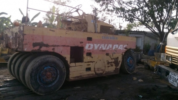 ขายรถบดล้อยาง สภาพตามรูป รถวิ่งได้ใช้งานได้ มีเอกสารเล่มทะเบียน