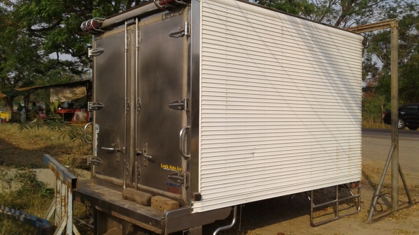 ขายตามสภาพตู้สเตนเลสหกล้อช่วงสั้นสวย