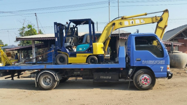 ขายด่วนรถยกKOMATSU FG15-16ยก1.5ตันเสาสูง3เมตรชั่วโม่งทำงานน้อย6200รถนอกเพิ่งนำเข้ามายังไม่เคยใช้งานในเมืองไทยเลย