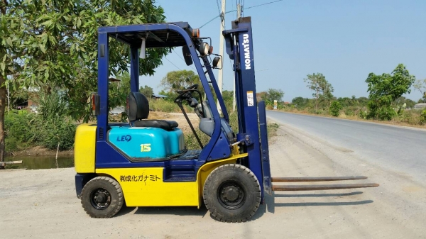 ขายด่วนรถยกKOMATSU FG15-16ยก1.5ตันเสาสูง3เมตรชั่วโม่งทำงานน้อย6200รถนอกเพิ่งนำเข้ามายังไม่เคยใช้งานในเมืองไทยเลย