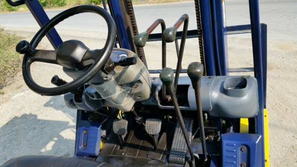 ขายด่วนรถยกKOMATSU FG15-16ยก1.5ตันเสาสูง3เมตรชั่วโม่งทำงานน้อย6200รถนอกเพิ่งนำเข้ามายังไม่เคยใช้งานในเมืองไทยเลย