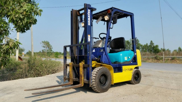 ขายด่วนรถยกKOMATSU FG15-16ยก1.5ตันเสาสูง3เมตรชั่วโม่งทำงานน้อย6200รถนอกเพิ่งนำเข้ามายังไม่เคยใช้งานในเมืองไทยเลย