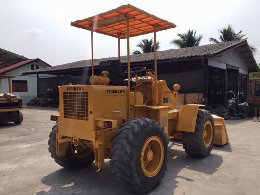รถตักล้อยาง FURUKAWA FL60A ทำสีใหม่ นำเข้า มือสองจากญี่ปุ่น