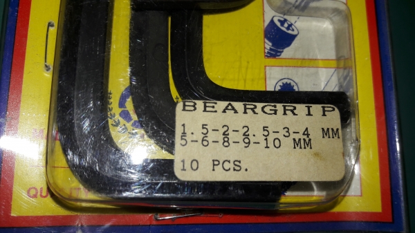 ขายหกเหลี่ยมชุด10ตัวเบอร์มิลและหุน BEAR GRIP Made in Holland. ขายหกเหลี่ยมชุด10ตัวเบอร์มิลและหุน BEAR GRIP Made in Holland.