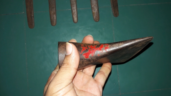 ขายหัวขวานโยนขวานถากไม้งานเก่าโบราณ ตราปลาเพชร 750กรัม ขายหัวขวานโยนขวานถากไม้งานเก่าโบราณ ตราปลาเพชร 750กรัม