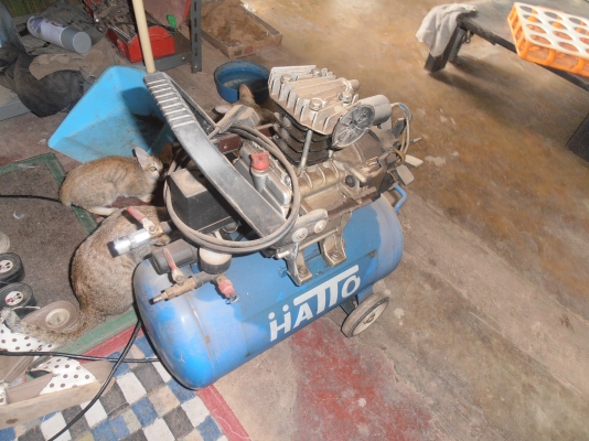 ปั๊มลมโรตารี่ HATTO 2.5 แรง