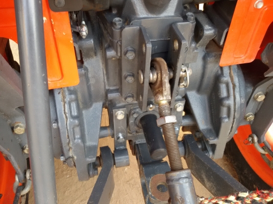 ปัญญาแทรคเตอร์..จัดมาให้ครับ ด่วน!!!คูโบต้า L3008 พร้อมใบมีดคานล่าง พร้อมผานตราช้าง22&times;5 รถไร่สีเดิมๆ จัดส่ง จ.อุทัยธานี