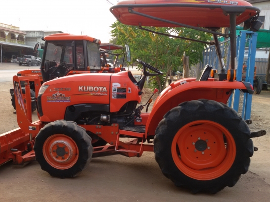 ปัญญาแทรคเตอร์..จัดมาให้ครับ ด่วน!!!คูโบต้า L3008 พร้อมใบมีดคานล่าง พร้อมผานตราช้าง22&times;5 รถไร่สีเดิมๆ จัดส่ง จ.อุทัยธานี