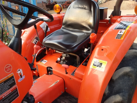 ปัญญาแทรคเตอร์..จัดมาให้ครับ ด่วน!!!คูโบต้า L3008 พร้อมใบมีดคานล่าง พร้อมผานตราช้าง22&times;5 รถไร่สีเดิมๆ จัดส่ง จ.อุทัยธานี