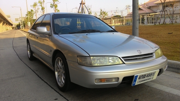 ขาย honda accord ไฟท้ายก้อนเดียว