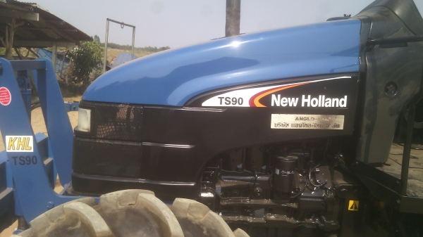 ขายรถไถFORD  NEWHOLLAND  รุ่นTS90  กรองใหญ่เกียกลาง ปั้มรวม  รถปี05 เล่มพร้อมโอน