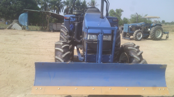 ขายรถไถFORD  NEWHOLLAND  รุ่นTS90  กรองใหญ่เกียกลาง ปั้มรวม  รถปี05 เล่มพร้อมโอน