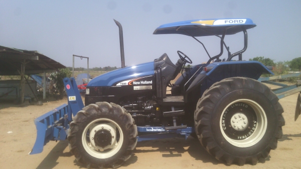 ขายรถไถFORD  NEWHOLLAND  รุ่นTS90  กรองใหญ่เกียกลาง ปั้มรวม  รถปี05 เล่มพร้อมโอน