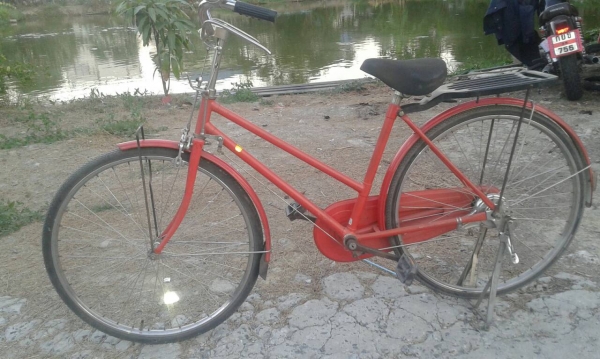 จักรยานสีแดง