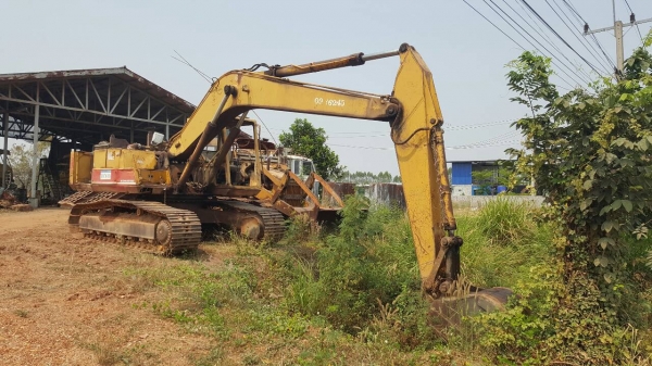 ขาย แบคโฮ KOMATSU PC200-3 คอนโทรลสั้น ช่วงล่างใหม่หมด เครื่องดี ปั้มดี เอวแน่น ทำงานไม่โหลด บูมอาร์มไม่มีดาม ราคาต่อรองได้ครับ