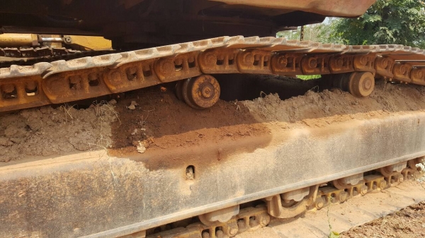 ขาย แบคโฮ KOMATSU PC200-3 คอนโทรลสั้น ช่วงล่างใหม่หมด เครื่องดี ปั้มดี เอวแน่น ทำงานไม่โหลด บูมอาร์มไม่มีดาม ราคาต่อรองได้ครับ