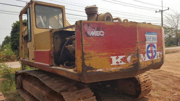 ขาย แบคโฮ KOMATSU PC200-3 คอนโทรลสั้น ช่วงล่างใหม่หมด เครื่องดี ปั้มดี เอวแน่น ทำงานไม่โหลด บูมอาร์มไม่มีดาม ราคาต่อรองได้ครับ