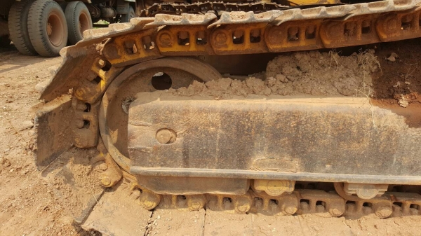 ขาย แบคโฮ KOMATSU PC200-3 คอนโทรลสั้น ช่วงล่างใหม่หมด เครื่องดี ปั้มดี เอวแน่น ทำงานไม่โหลด บูมอาร์มไม่มีดาม ราคาต่อรองได้ครับ