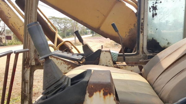 ขาย แบคโฮ KOMATSU PC200-3 คอนโทรลสั้น ช่วงล่างใหม่หมด เครื่องดี ปั้มดี เอวแน่น ทำงานไม่โหลด บูมอาร์มไม่มีดาม ราคาต่อรองได้ครับ