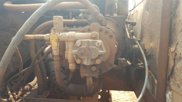 ขาย แบคโฮ KOMATSU PC200-3 คอนโทรลสั้น ช่วงล่างใหม่หมด เครื่องดี ปั้มดี เอวแน่น ทำงานไม่โหลด บูมอาร์มไม่มีดาม ราคาต่อรองได้ครับ